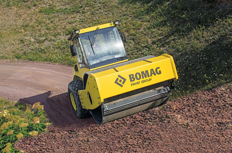 Verputzroboter in der Bandagenfertigung von Bomag